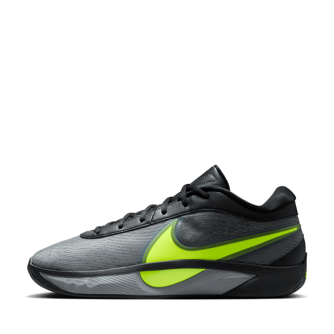 Nike freak basketball shoes hotsell