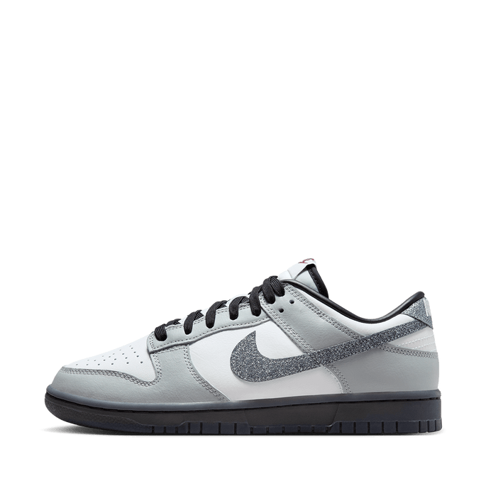 Light grey nikes best sale