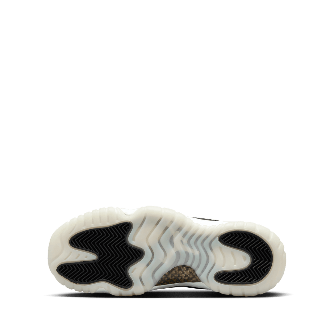 Jordan 11 discount bottom sole