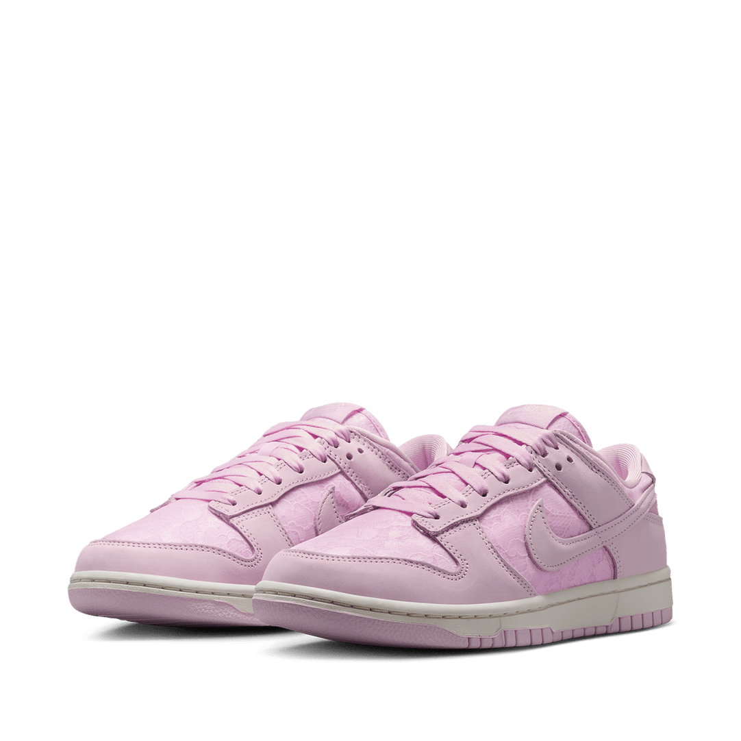 Wmns Nike Dunk Low 'Regal Pink' | Pink