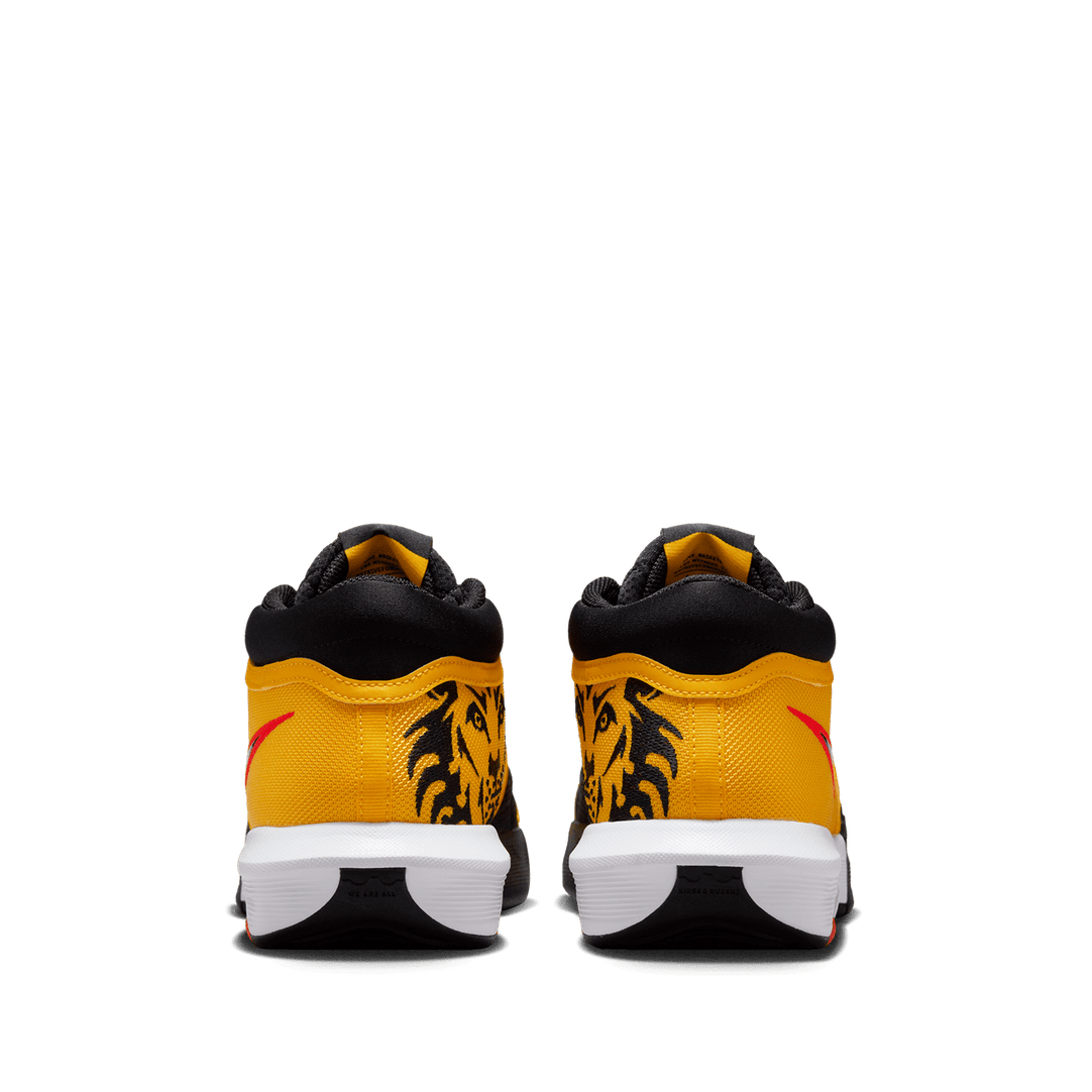 Nike LeBron Witness EP 'University Gold'