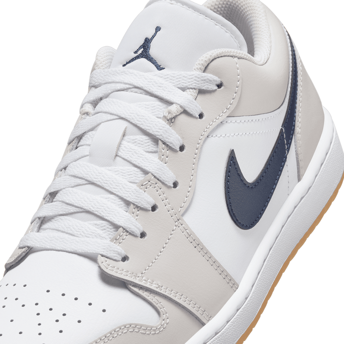 AJ1 MID LOW WHITE NAVY ナイキ　29cm Nike Jordan 1 Mid Boys Junior in White \u0026 Navy
