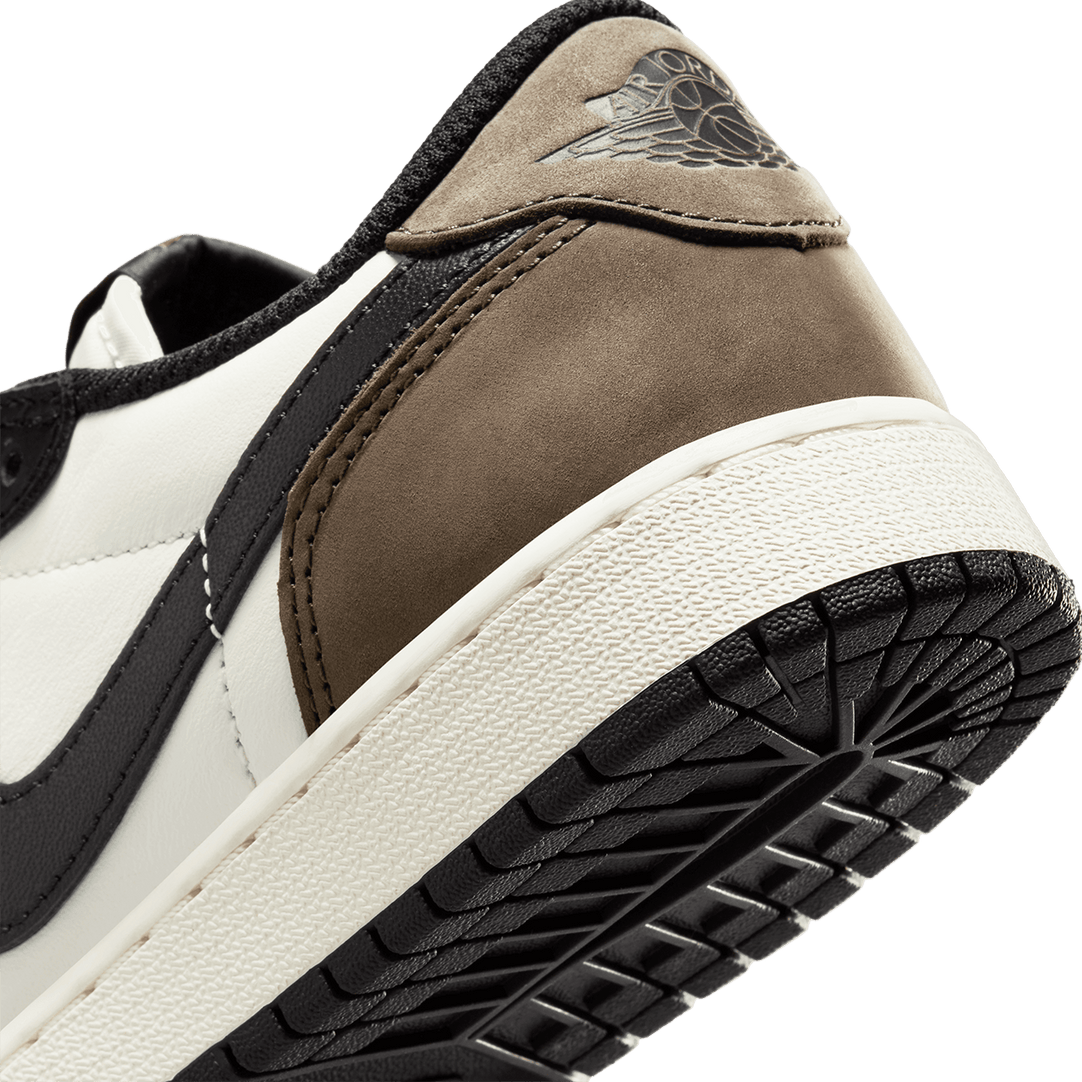 Air Jordan 1 Low OG GS 'Mocha' – TITAN Air Jordan 1 Low OG GS 'Mocha' – TITAN