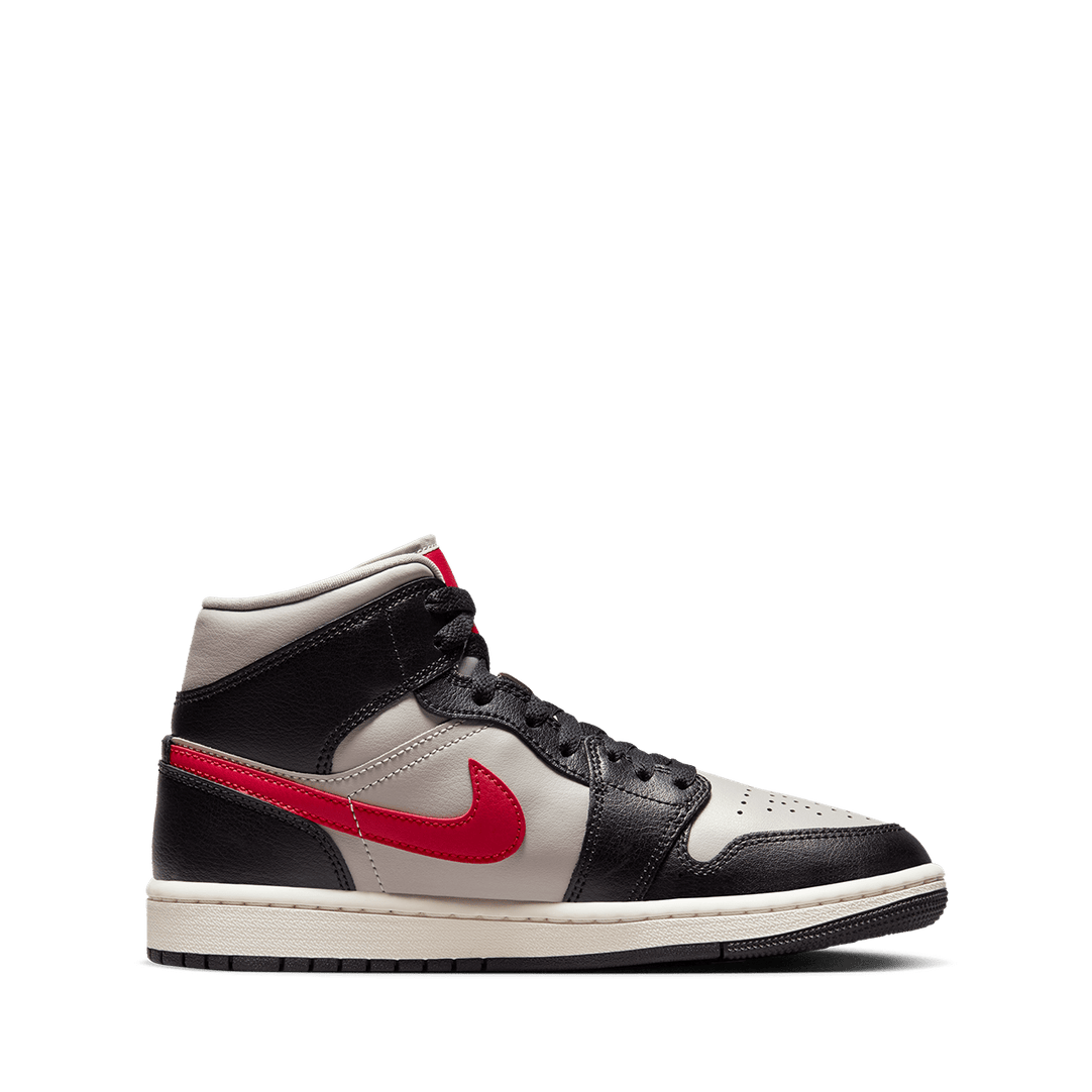 Black and grey clearance air jordan 1