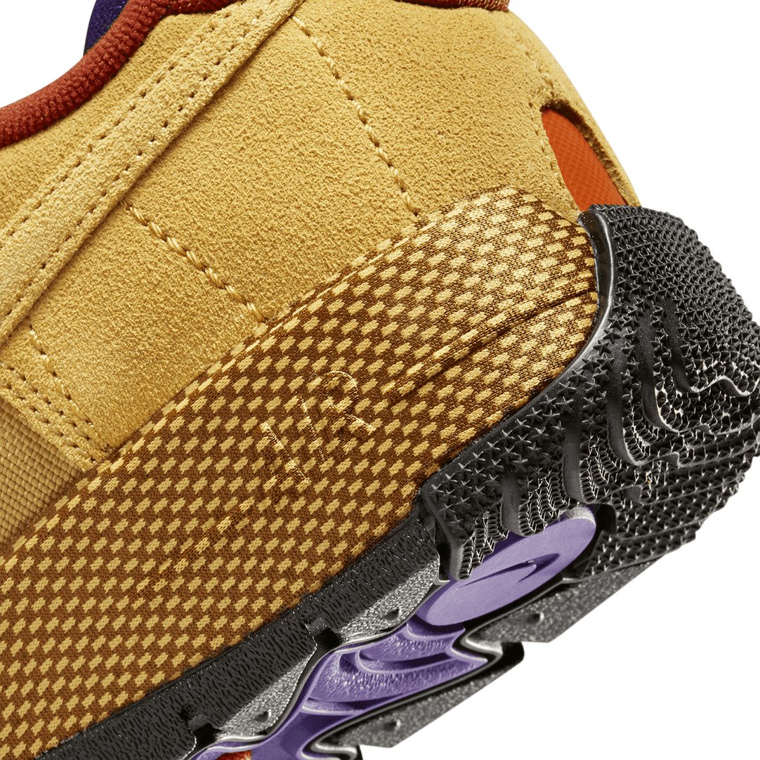 Wmns Nike Air Force 1 Wild Wheat Gold TITAN