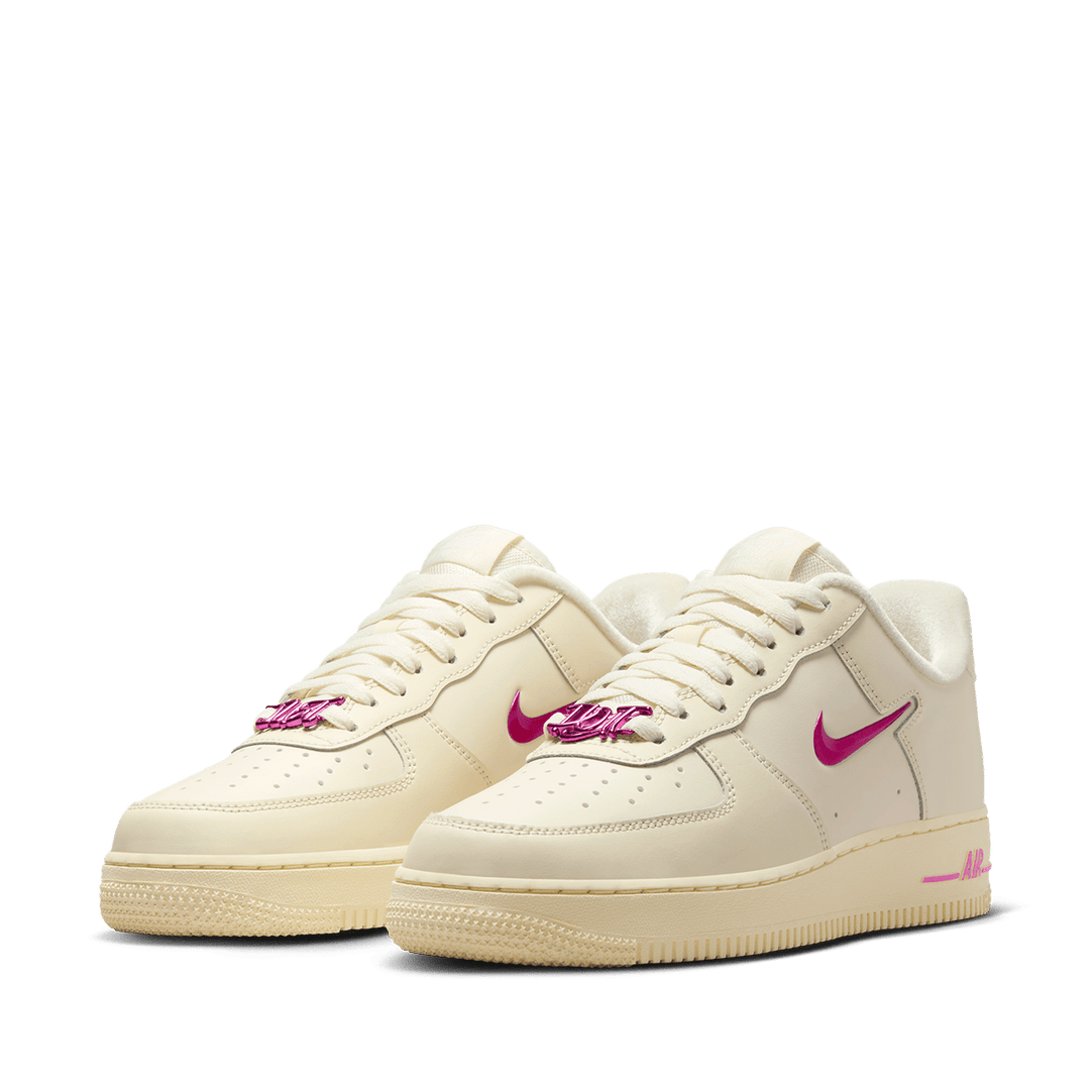 Wmns Nike Air Force 1 '07 'Coconut Milk and Playful Pink'