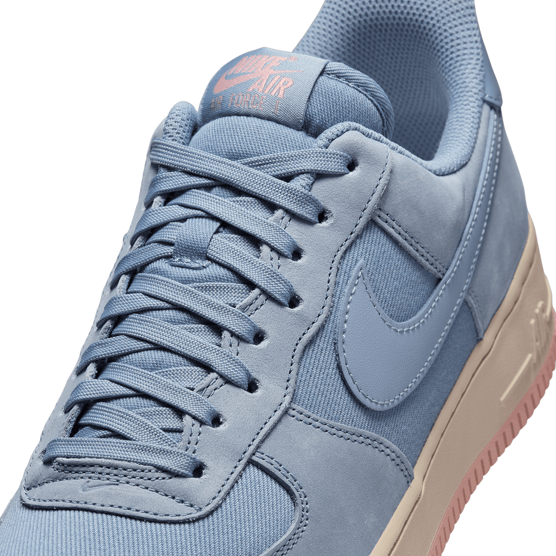 Nike sportswear hotsell air force one