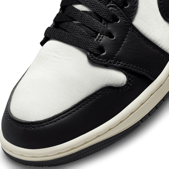 Jordan 1 black sales sail