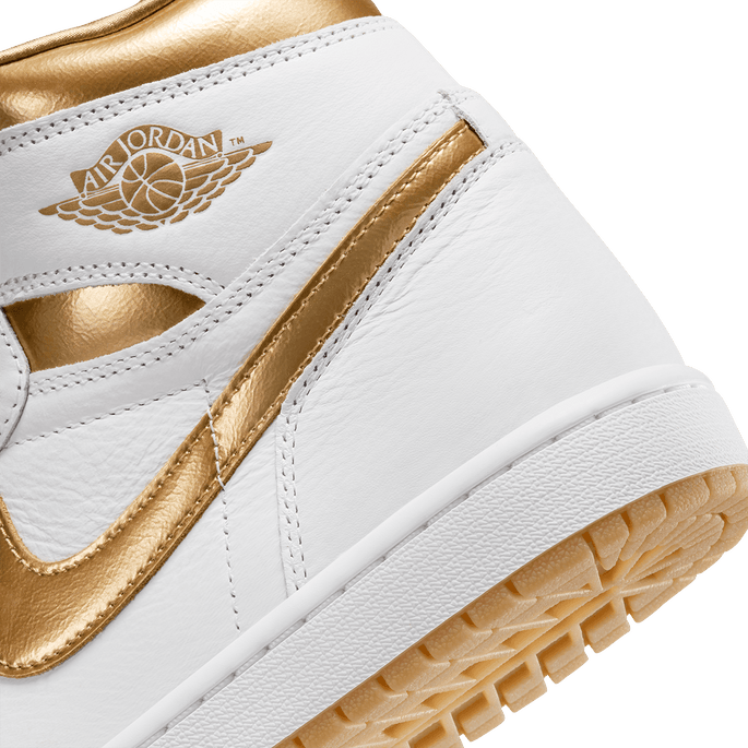 Wmns Air Jordan Retro High OG 'White and Gold' // Basketball Sale