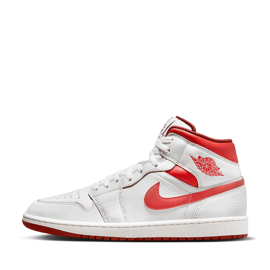Nike air jordan 1 white red hotsell