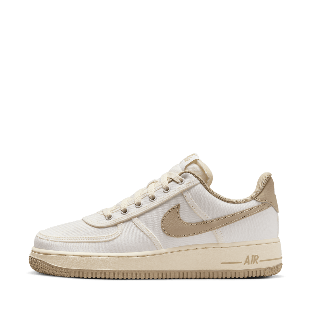 Wmns Nike Air Force 1 07 Sail and Limestone TITAN