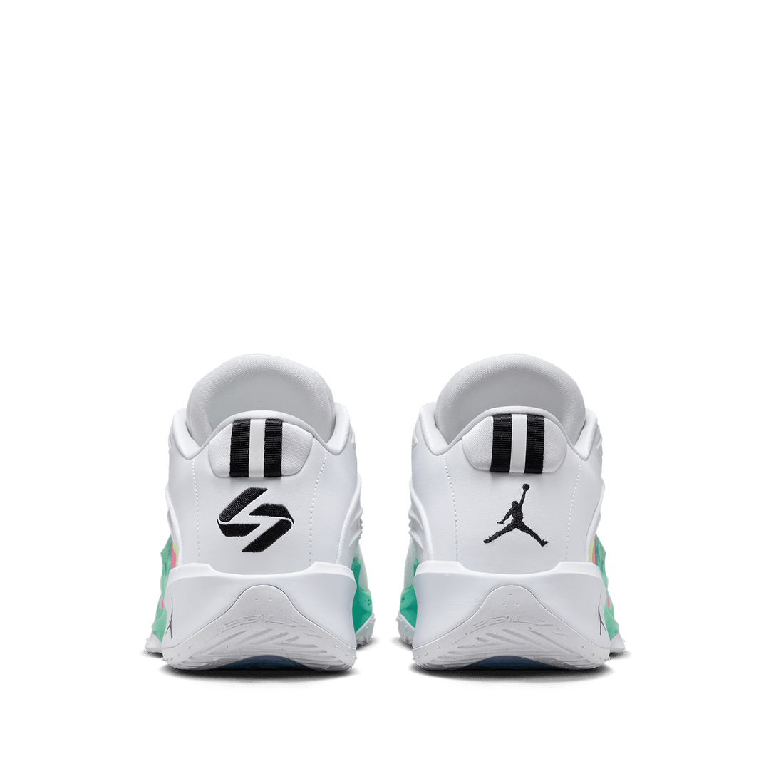美品★JORDAN LUKA 3★22cm Jordan Luka 3 El Matador FZ2464-100 | SneakerNews.com