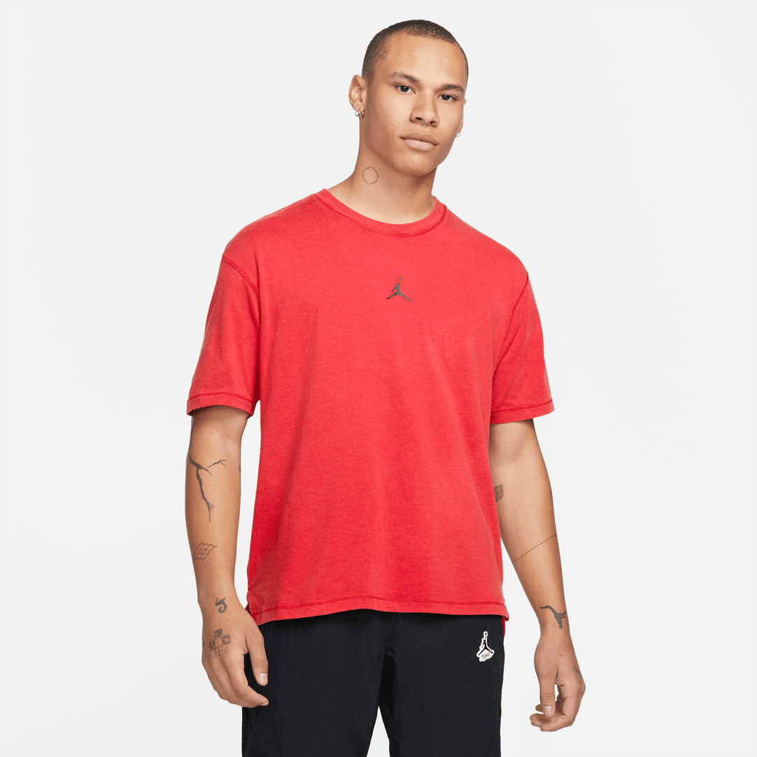 red jordan tee