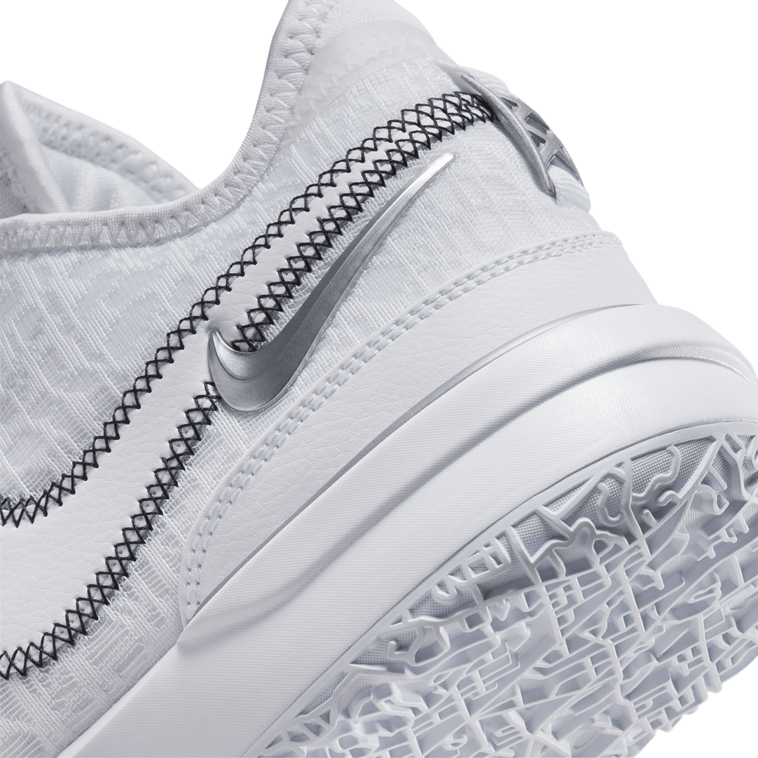 Nike Lebron Nxxt Gen Ep 'White And Metallic Silver' – Titan